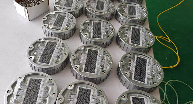 solar road studs